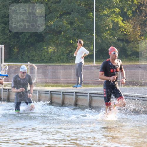 08.09.2024 - Stadtparktriathlon Luisa Fischer http://msf.ph/oto/6995447 08.09.2024 08:45:37 Schwimmen 11, 17, 49, 75 meine-sportfotos.de