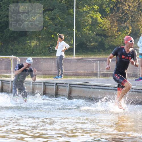 08.09.2024 - Stadtparktriathlon Luisa Fischer http://msf.ph/oto/6995448 08.09.2024 08:45:37 Schwimmen 11, 17, 49, 75 meine-sportfotos.de