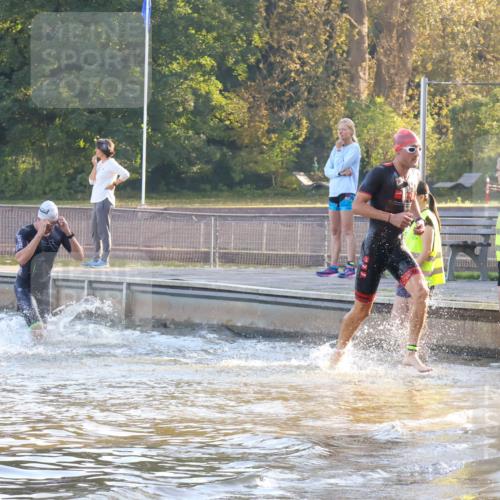 08.09.2024 - Stadtparktriathlon Luisa Fischer http://msf.ph/oto/6995451 08.09.2024 08:45:38 Schwimmen 11, 17, 49, 75 meine-sportfotos.de