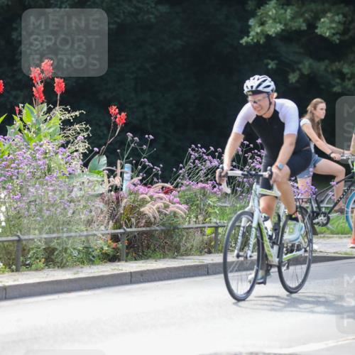 08.09.2024 - Stadtparktriathlon Zöllner http://msf.ph/oto/6995452 08.09.2024 12:08:01 Radfahren 674, 687, 717, 736 meine-sportfotos.de