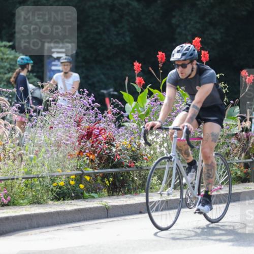 08.09.2024 - Stadtparktriathlon Zöllner http://msf.ph/oto/6995460 08.09.2024 12:08:07 Radfahren 665, 717, 735, 763, 784, 803, 842 meine-sportfotos.de