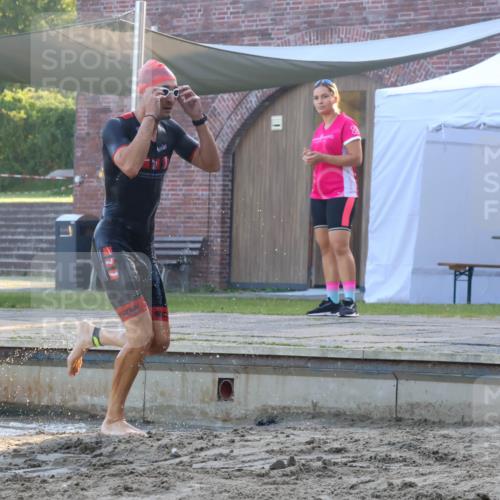 08.09.2024 - Stadtparktriathlon Luisa Fischer http://msf.ph/oto/6995462 08.09.2024 08:45:39 Schwimmen 11, 49, 59, 75 meine-sportfotos.de