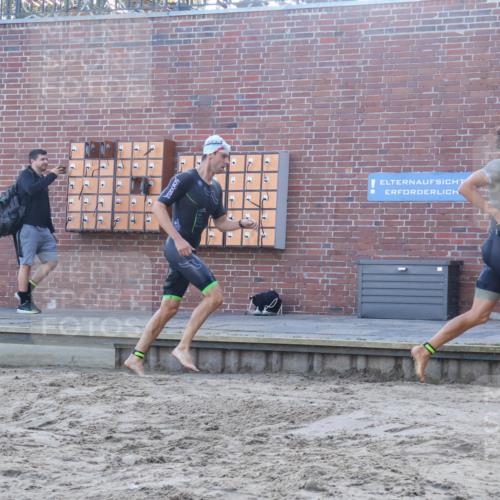 08.09.2024 - Stadtparktriathlon Luisa Fischer http://msf.ph/oto/6995495 08.09.2024 08:45:43 Schwimmen 11, 49, 59, 75 meine-sportfotos.de