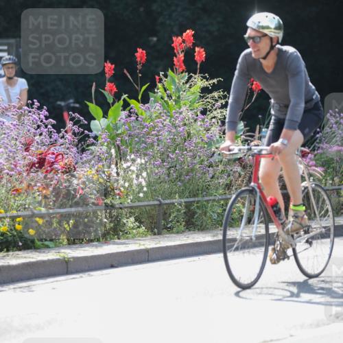 08.09.2024 - Stadtparktriathlon Zöllner http://msf.ph/oto/6995532 08.09.2024 12:09:16 Radfahren 751, 771 meine-sportfotos.de