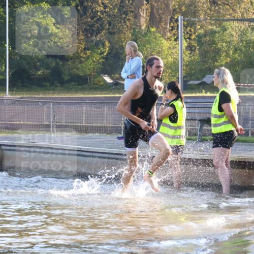 08.09.2024 - Stadtparktriathlon Luisa Fischer http://msf.ph/oto/6995537 08.09.2024 08:45:57 Schwimmen 5, 32, 56 meine-sportfotos.de