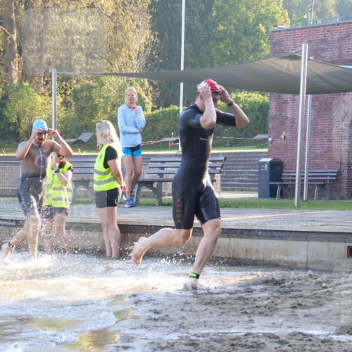 08.09.2024 - Stadtparktriathlon Luisa Fischer http://msf.ph/oto/6995581 08.09.2024 08:46:05 Schwimmen 5, 32, 38, 51 meine-sportfotos.de