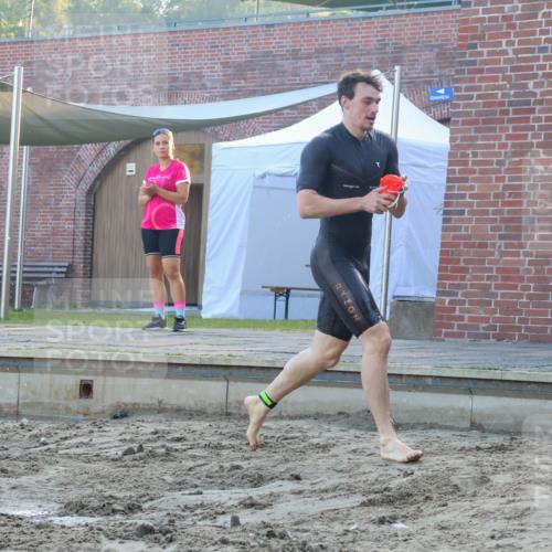08.09.2024 - Stadtparktriathlon Luisa Fischer http://msf.ph/oto/6995591 08.09.2024 08:46:06 Schwimmen 5, 32, 38, 51 meine-sportfotos.de