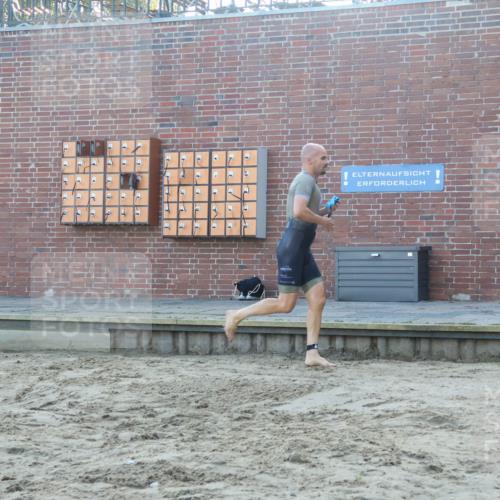 08.09.2024 - Stadtparktriathlon Luisa Fischer http://msf.ph/oto/6995607 08.09.2024 08:46:09 Schwimmen 32, 38, 51 meine-sportfotos.de