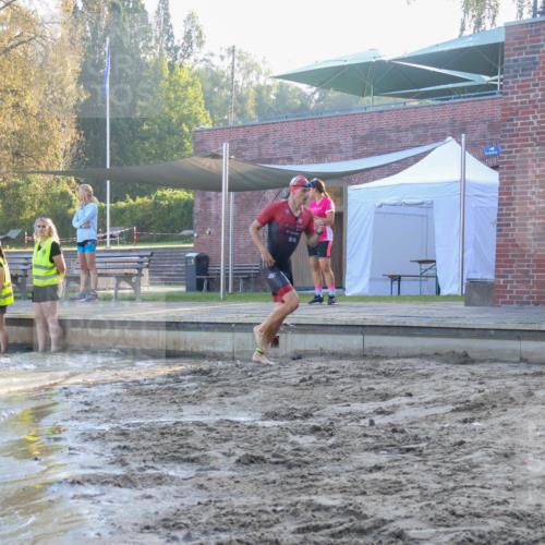 08.09.2024 - Stadtparktriathlon Luisa Fischer http://msf.ph/oto/6995609 08.09.2024 08:46:10 Schwimmen 32, 38, 51 meine-sportfotos.de