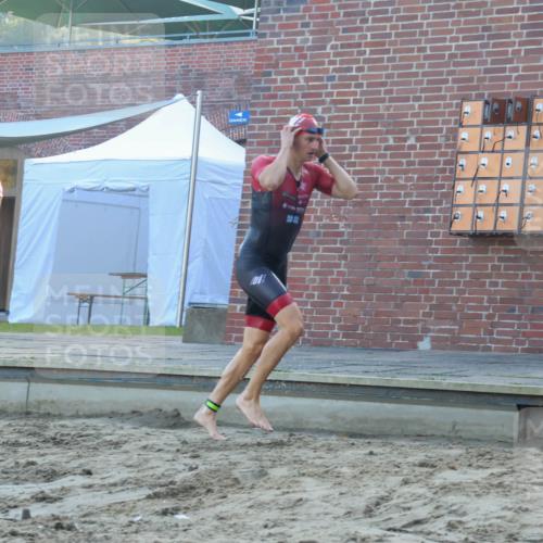 08.09.2024 - Stadtparktriathlon Luisa Fischer http://msf.ph/oto/6995612 08.09.2024 08:46:11 Schwimmen 32, 38, 51 meine-sportfotos.de