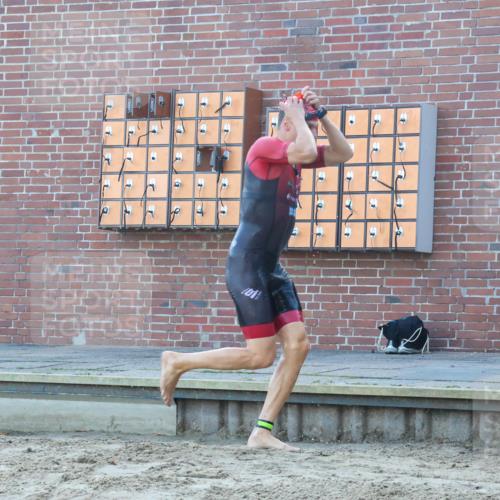 08.09.2024 - Stadtparktriathlon Luisa Fischer http://msf.ph/oto/6995621 08.09.2024 08:46:11 Schwimmen 32, 38, 51 meine-sportfotos.de