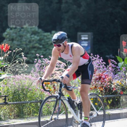 08.09.2024 - Stadtparktriathlon Zöllner http://msf.ph/oto/6995674 08.09.2024 12:11:14 Radfahren 692, 750, 828 meine-sportfotos.de