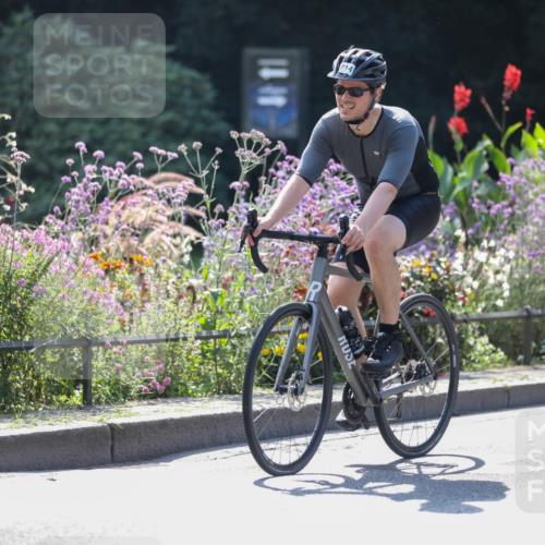 08.09.2024 - Stadtparktriathlon Zöllner http://msf.ph/oto/6995941 08.09.2024 12:14:29 Radfahren 701, 702, 714, 820, 904 meine-sportfotos.de