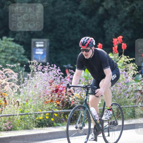 08.09.2024 - Stadtparktriathlon Zöllner http://msf.ph/oto/6996031 08.09.2024 12:15:40 Radfahren 650, 781, 842, 930 meine-sportfotos.de