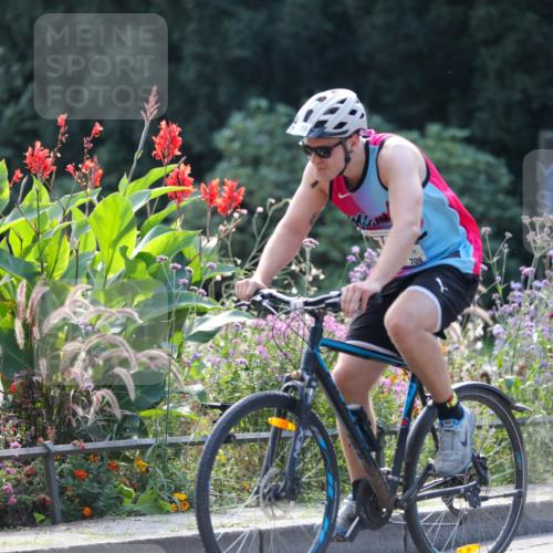 08.09.2024 - Stadtparktriathlon Zöllner http://msf.ph/oto/6996105 08.09.2024 12:16:35 Radfahren 681, 709, 755 meine-sportfotos.de