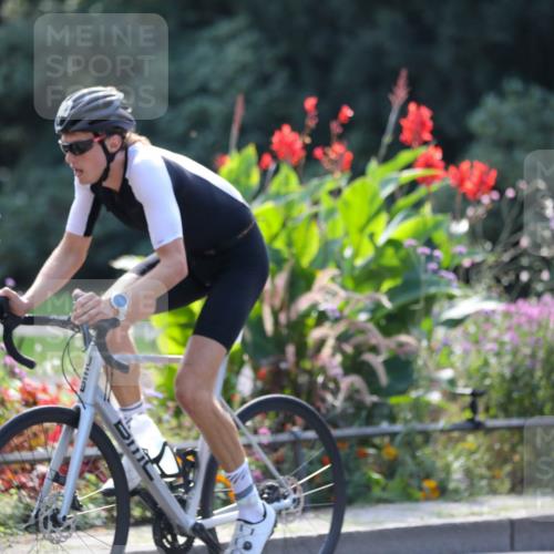 08.09.2024 - Stadtparktriathlon Zöllner http://msf.ph/oto/6996122 08.09.2024 12:16:50 Radfahren 770, 774, 826 meine-sportfotos.de