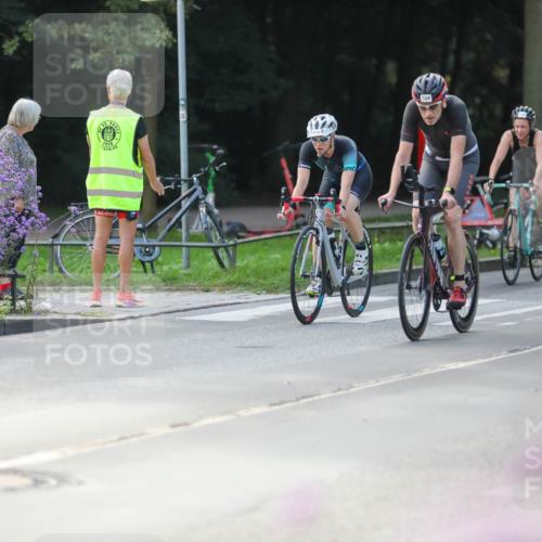 08.09.2024 - Stadtparktriathlon Zöllner http://msf.ph/oto/6996352 08.09.2024 12:18:48 Radfahren 572, 768, 844, 859, 887, 899, 936 meine-sportfotos.de