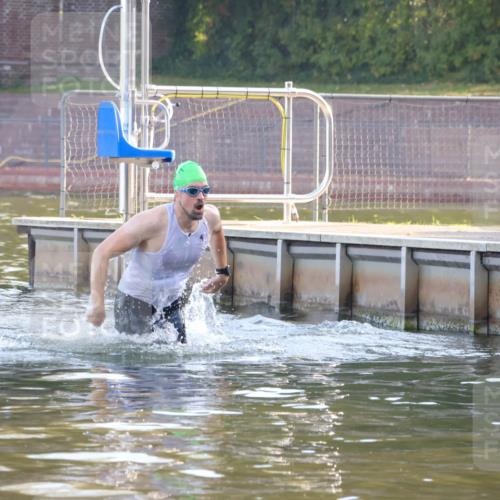08.09.2024 - Stadtparktriathlon Luisa Fischer http://msf.ph/oto/6996502 08.09.2024 08:57:09 Schwimmen 114, 122 meine-sportfotos.de