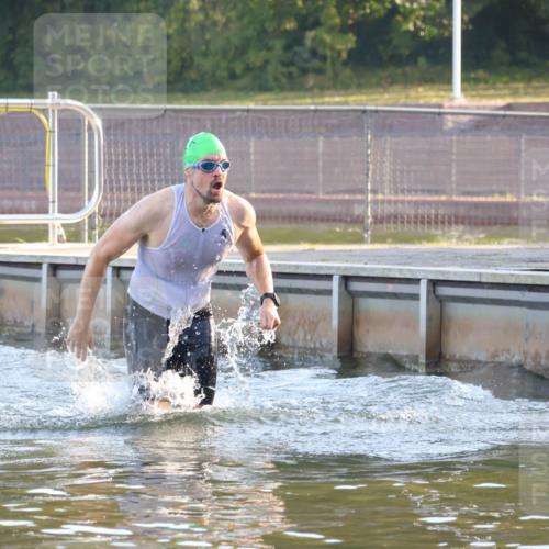 08.09.2024 - Stadtparktriathlon Luisa Fischer http://msf.ph/oto/6996505 08.09.2024 08:57:12 Schwimmen 114, 122 meine-sportfotos.de