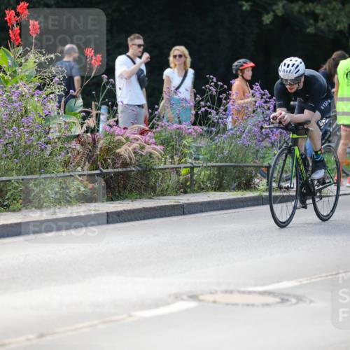 08.09.2024 - Stadtparktriathlon Zöllner http://msf.ph/oto/6996507 08.09.2024 12:19:42 Radfahren 759, 761, 765, 786, 817, 818, 832, 836, 837, 843, 866, 925 meine-sportfotos.de