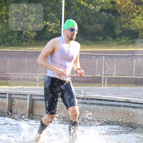 08.09.2024 - Stadtparktriathlon Luisa Fischer http://msf.ph/oto/6996524 08.09.2024 08:57:13 Schwimmen 114, 122 meine-sportfotos.de