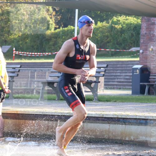 08.09.2024 - Stadtparktriathlon Luisa Fischer http://msf.ph/oto/6996573 08.09.2024 08:57:19 Schwimmen 99, 114, 122 meine-sportfotos.de