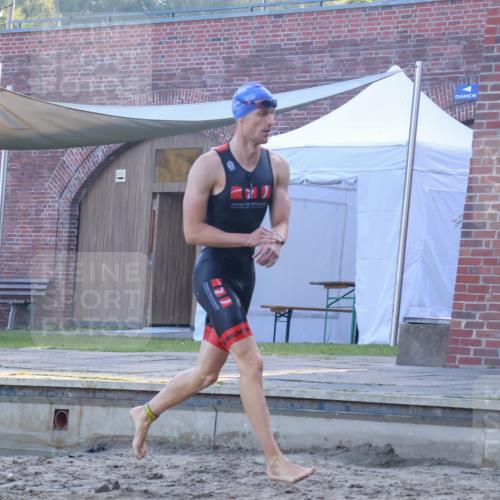 08.09.2024 - Stadtparktriathlon Luisa Fischer http://msf.ph/oto/6996579 08.09.2024 08:57:20 Schwimmen 99, 114, 122 meine-sportfotos.de