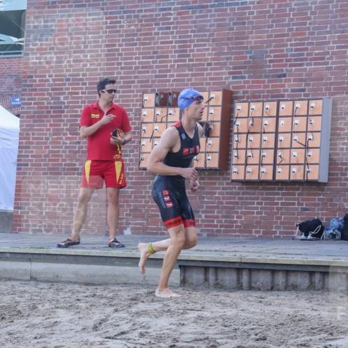 08.09.2024 - Stadtparktriathlon Luisa Fischer http://msf.ph/oto/6996589 08.09.2024 08:57:21 Schwimmen 99, 114, 122 meine-sportfotos.de