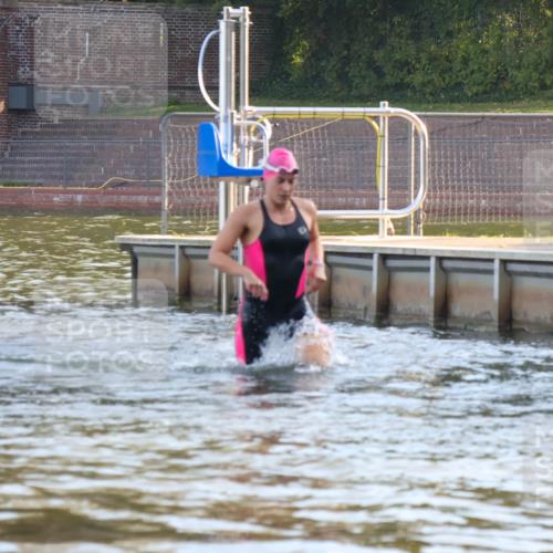 08.09.2024 - Stadtparktriathlon Luisa Fischer http://msf.ph/oto/6996592 08.09.2024 08:57:23 Schwimmen 99, 114, 126 meine-sportfotos.de
