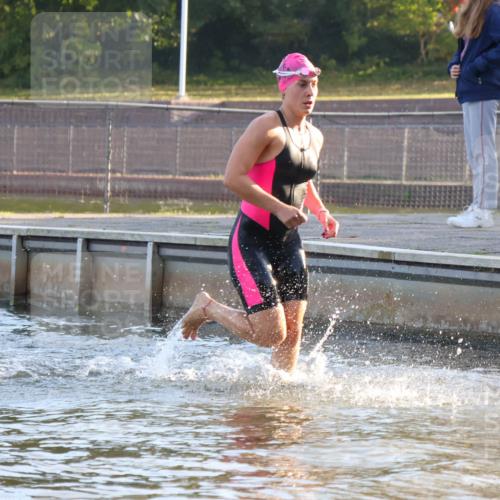 08.09.2024 - Stadtparktriathlon Luisa Fischer http://msf.ph/oto/6996606 08.09.2024 08:57:26 Schwimmen 99, 106, 126 meine-sportfotos.de