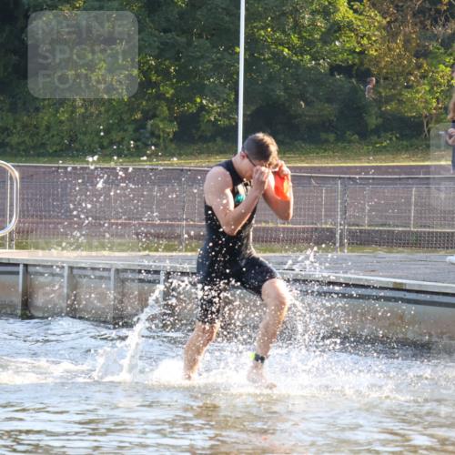 08.09.2024 - Stadtparktriathlon Luisa Fischer http://msf.ph/oto/6996637 08.09.2024 08:57:32 Schwimmen 99, 106, 126 meine-sportfotos.de