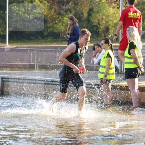 08.09.2024 - Stadtparktriathlon Luisa Fischer http://msf.ph/oto/6996644 08.09.2024 08:57:33 Schwimmen 99, 106, 126 meine-sportfotos.de