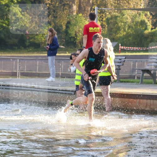 08.09.2024 - Stadtparktriathlon Luisa Fischer http://msf.ph/oto/6996647 08.09.2024 08:57:33 Schwimmen 99, 106, 126 meine-sportfotos.de