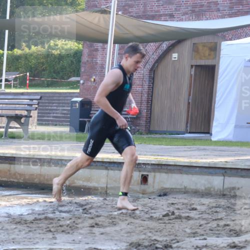 08.09.2024 - Stadtparktriathlon Luisa Fischer http://msf.ph/oto/6996658 08.09.2024 08:57:34 Schwimmen 99, 106, 126 meine-sportfotos.de