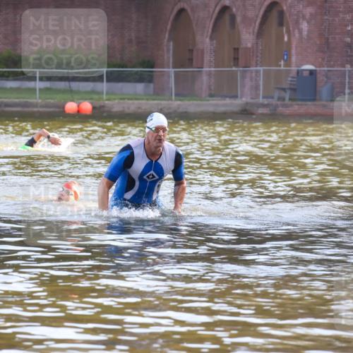 08.09.2024 - Stadtparktriathlon Luisa Fischer http://msf.ph/oto/6996678 08.09.2024 08:58:00 Schwimmen 102 meine-sportfotos.de