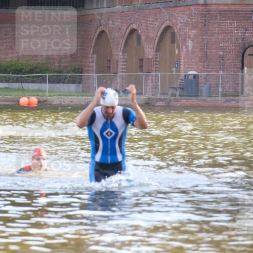 08.09.2024 - Stadtparktriathlon Luisa Fischer http://msf.ph/oto/6996692 08.09.2024 08:58:01 Schwimmen 102 meine-sportfotos.de