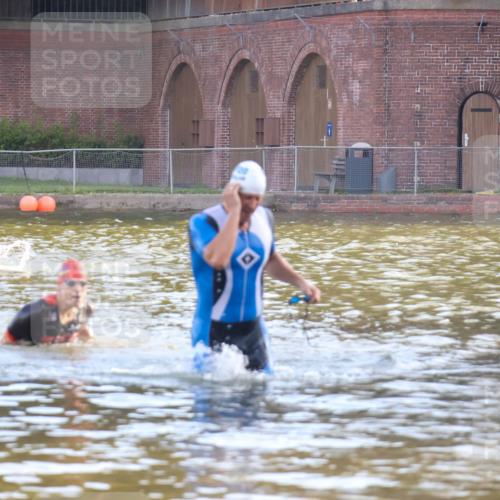 08.09.2024 - Stadtparktriathlon Luisa Fischer http://msf.ph/oto/6996696 08.09.2024 08:58:02 Schwimmen 102 meine-sportfotos.de