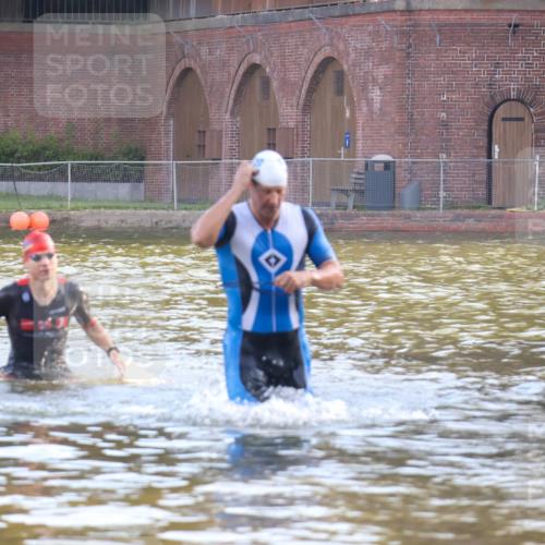 08.09.2024 - Stadtparktriathlon Luisa Fischer http://msf.ph/oto/6996700 08.09.2024 08:58:02 Schwimmen 102 meine-sportfotos.de