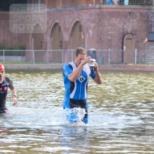 08.09.2024 - Stadtparktriathlon Luisa Fischer http://msf.ph/oto/6996704 08.09.2024 08:58:03 Schwimmen 102 meine-sportfotos.de