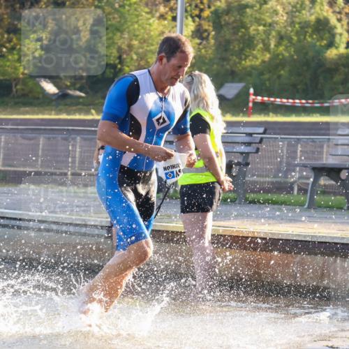 08.09.2024 - Stadtparktriathlon Luisa Fischer http://msf.ph/oto/6996726 08.09.2024 08:58:07 Schwimmen 102, 158 meine-sportfotos.de