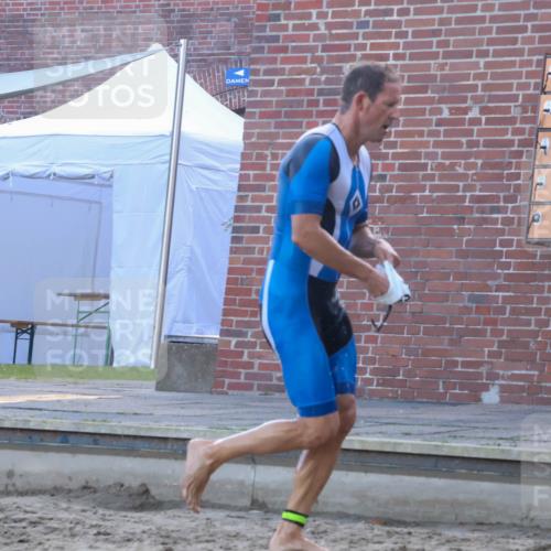 08.09.2024 - Stadtparktriathlon Luisa Fischer http://msf.ph/oto/6996757 08.09.2024 08:58:09 Schwimmen 102, 158 meine-sportfotos.de