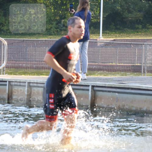 08.09.2024 - Stadtparktriathlon Luisa Fischer http://msf.ph/oto/6996768 08.09.2024 08:58:11 Schwimmen 102, 158 meine-sportfotos.de