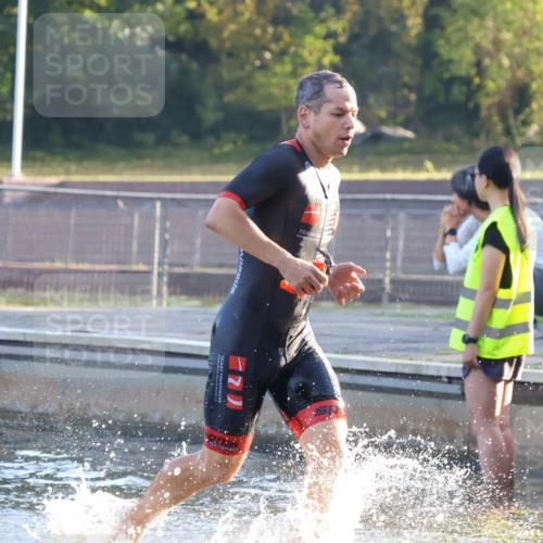 08.09.2024 - Stadtparktriathlon Luisa Fischer http://msf.ph/oto/6996771 08.09.2024 08:58:12 Schwimmen 102, 158 meine-sportfotos.de