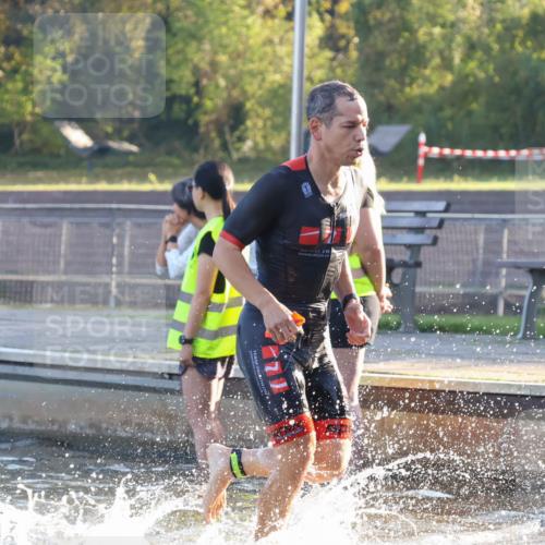 08.09.2024 - Stadtparktriathlon Luisa Fischer http://msf.ph/oto/6996775 08.09.2024 08:58:13 Schwimmen 102, 158 meine-sportfotos.de