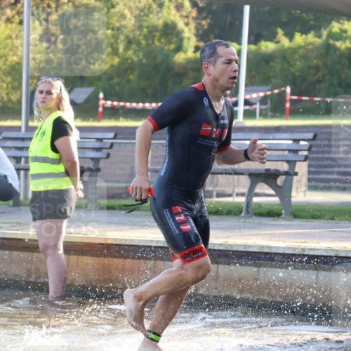 08.09.2024 - Stadtparktriathlon Luisa Fischer http://msf.ph/oto/6996783 08.09.2024 08:58:13 Schwimmen 102, 158 meine-sportfotos.de