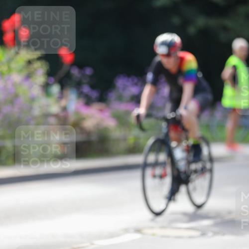 08.09.2024 - Stadtparktriathlon Zöllner http://msf.ph/oto/6996799 08.09.2024 12:20:59 Radfahren 835, 864, 884, 912, 926, 927 meine-sportfotos.de
