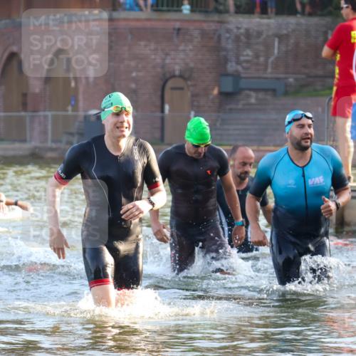 08.09.2024 - Stadtparktriathlon Luisa Fischer http://msf.ph/oto/6996833 08.09.2024 08:58:28 Schwimmen 90, 105, 108, 123, 125 meine-sportfotos.de