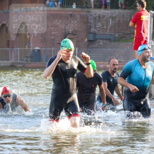 08.09.2024 - Stadtparktriathlon Luisa Fischer http://msf.ph/oto/6996836 08.09.2024 08:58:28 Schwimmen 90, 105, 108, 123, 125 meine-sportfotos.de
