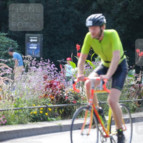 08.09.2024 - Stadtparktriathlon Zöllner http://msf.ph/oto/6996885 08.09.2024 12:21:35 Radfahren 753, 815, 845, 854, 885, 891, 914 meine-sportfotos.de
