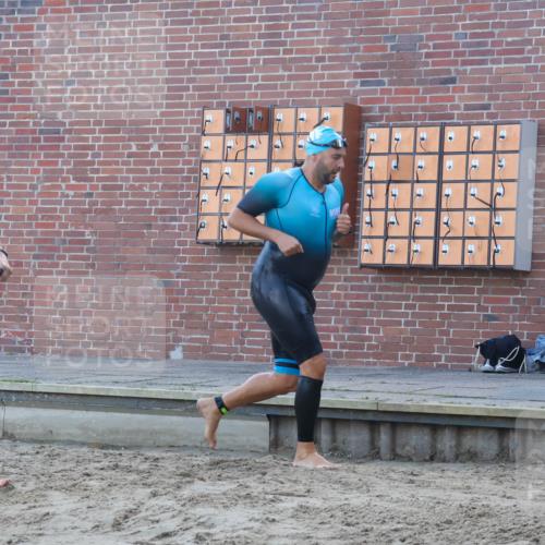 08.09.2024 - Stadtparktriathlon Luisa Fischer http://msf.ph/oto/6996893 08.09.2024 08:58:35 Schwimmen 90, 91, 92, 93, 105, 108, 112, 120, 123, 125 meine-sportfotos.de